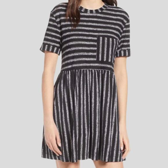Volcom Pocket Tee T-Shirt Skater Dress Womens Size S Relaxed Striped Black White - Picture 1 of 13